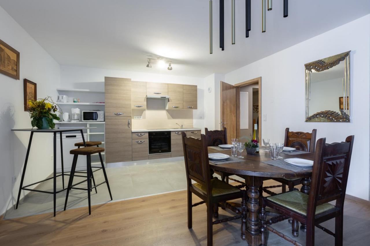 Le Rhenanus Jacques Taurellus - Appartement Duplex Au Calme - Centre Ville - Parking Gratuit Sélestat Eksteriør bilde